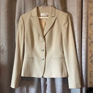 Tahari blazer